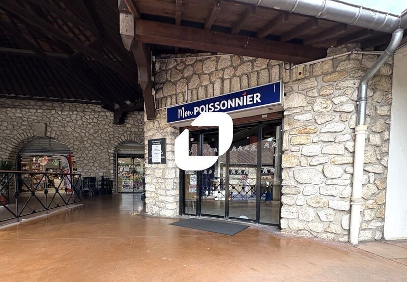 Au sein de la zone commerciale de Jouy-en-Josas,