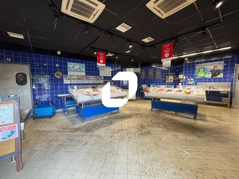 Au sein de la zone commerciale de Jouy-en-Josas,