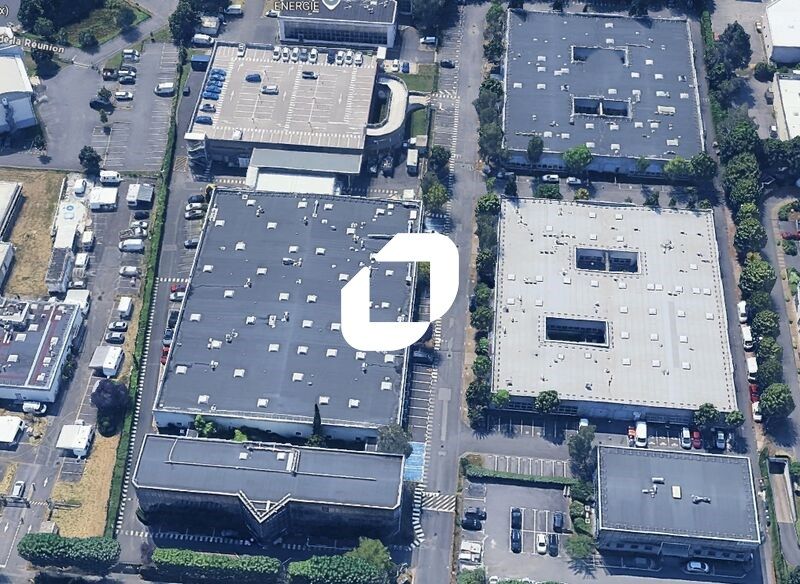 Au coeur du parc d'activités de Courtaboeuf, sur 