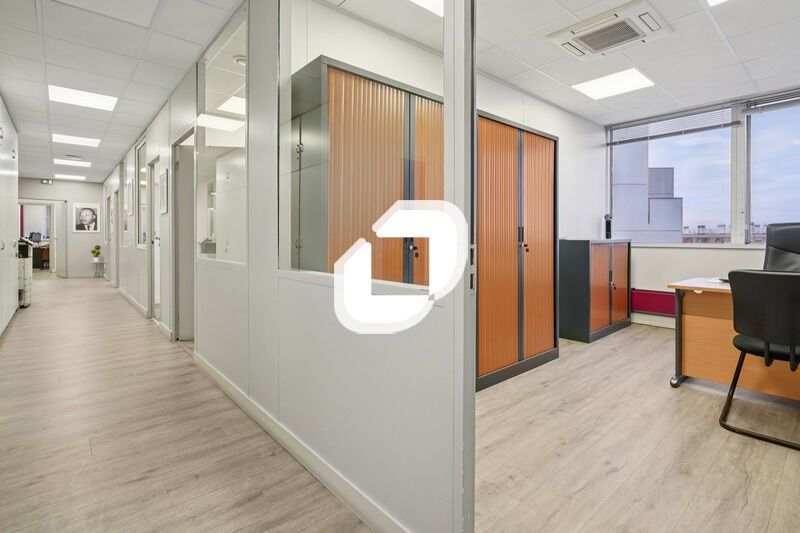 Situés à Maisons-Alfort, à proximité immédiate du