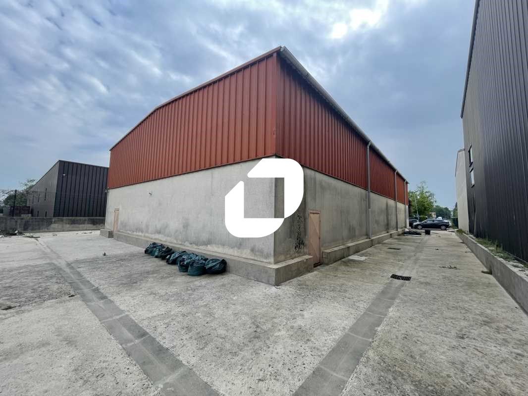 Situé sur la commune de Brie-Comte-Robert, à prox