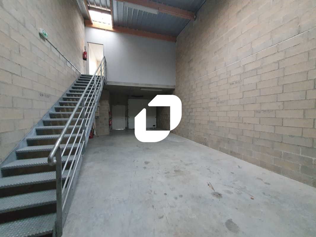 Situé dans la Zone Industrielle d'Ozoir-la-Ferriè