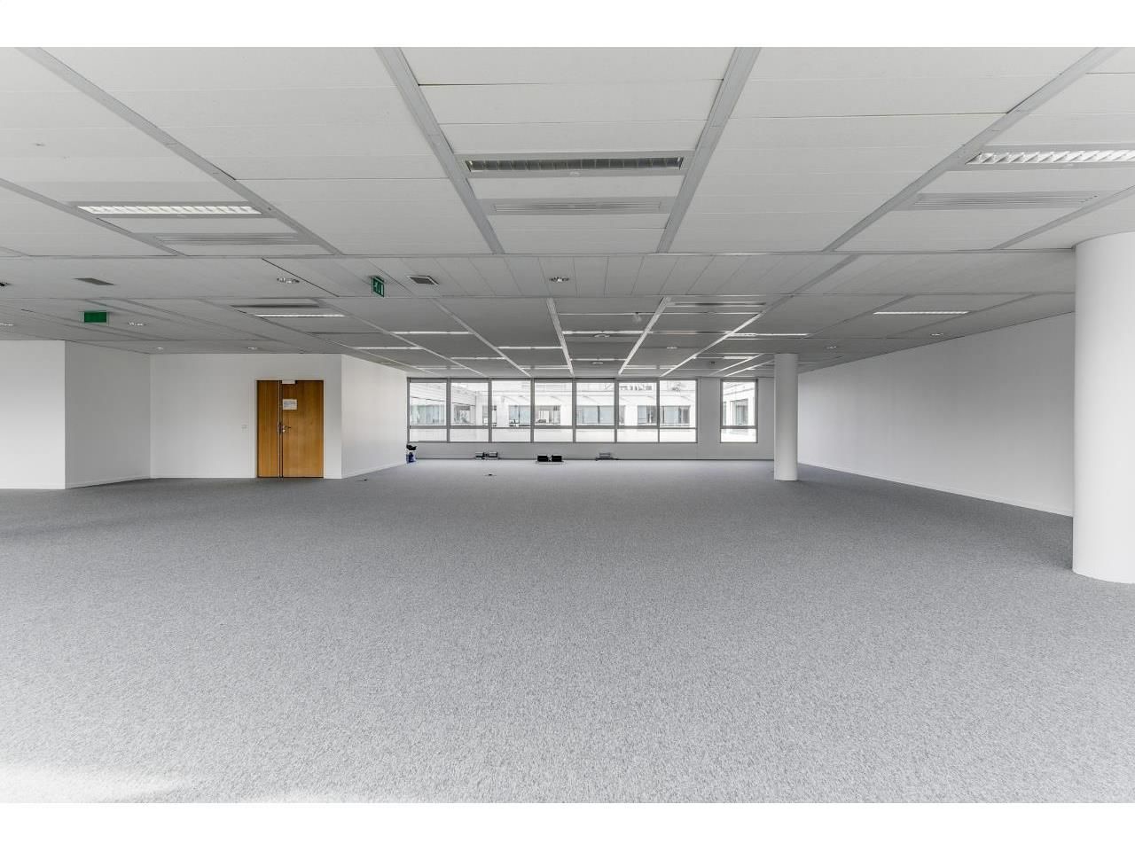 901 m² pour ce bureaux en location à Saint-denis