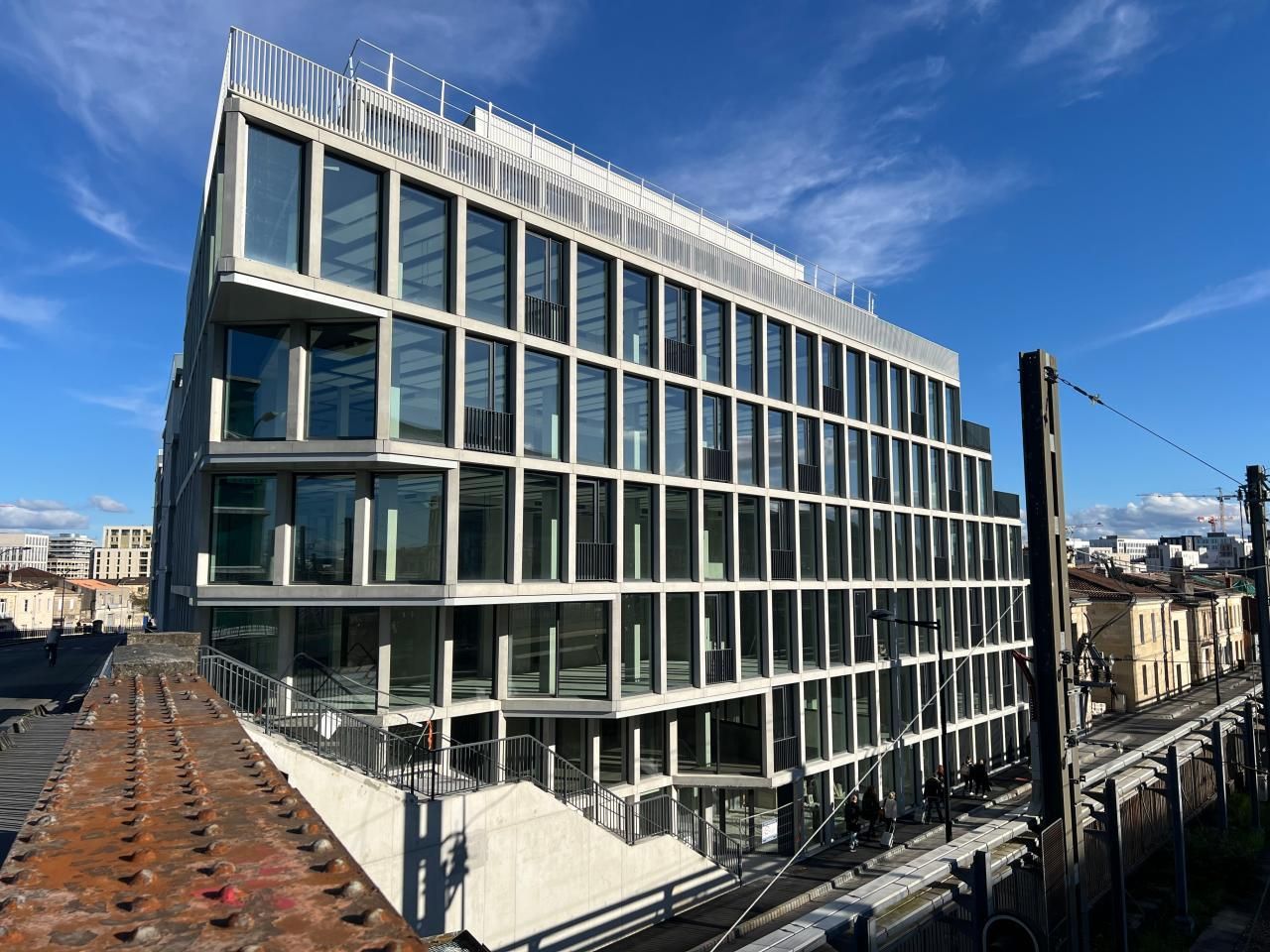 3716.36 m² pour ce bureaux en location à Bordeaux