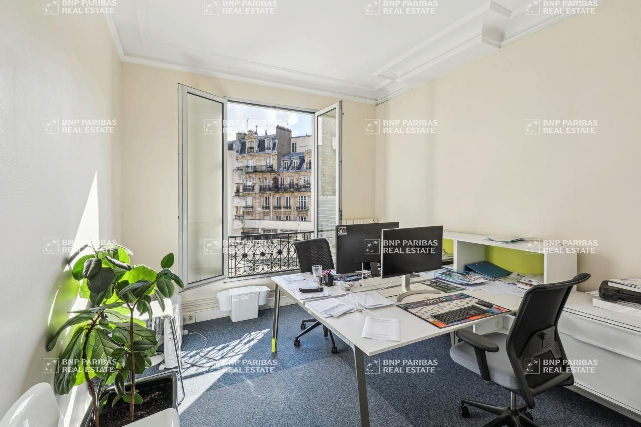 638 m² pour ce bureaux en location à Paris