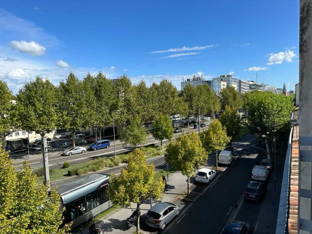 Situé à l'Ouest de Bordeaux, accessible directeme