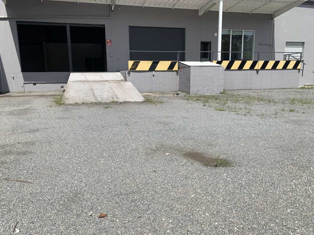 Sur la commune de Lormont, avec un accès direct à