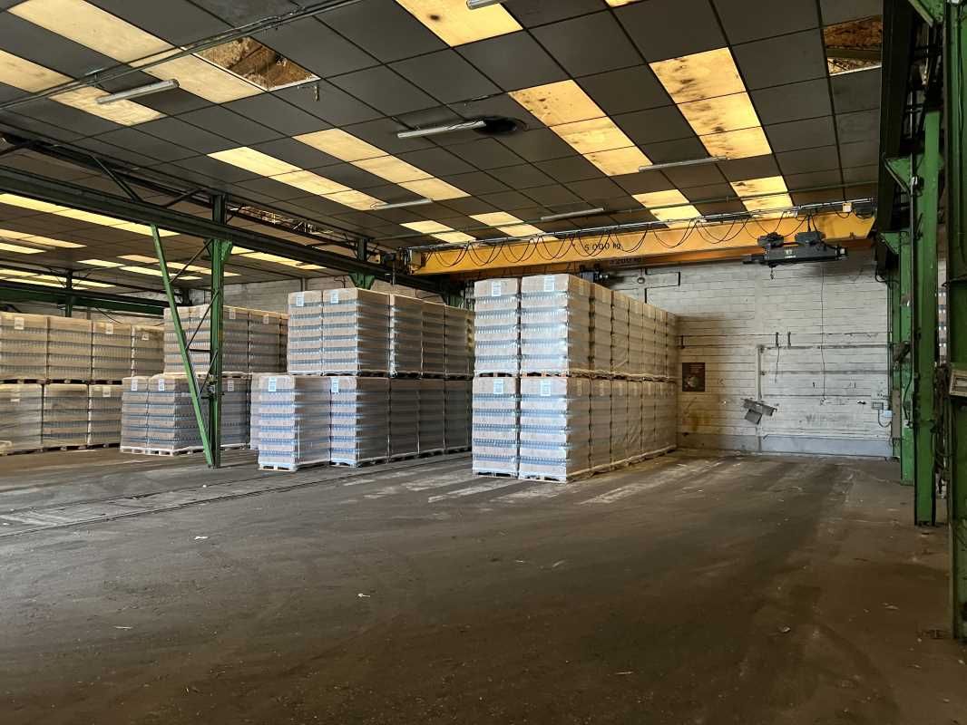 Locaux d'activité de 2 000 m² non divisibles à lo