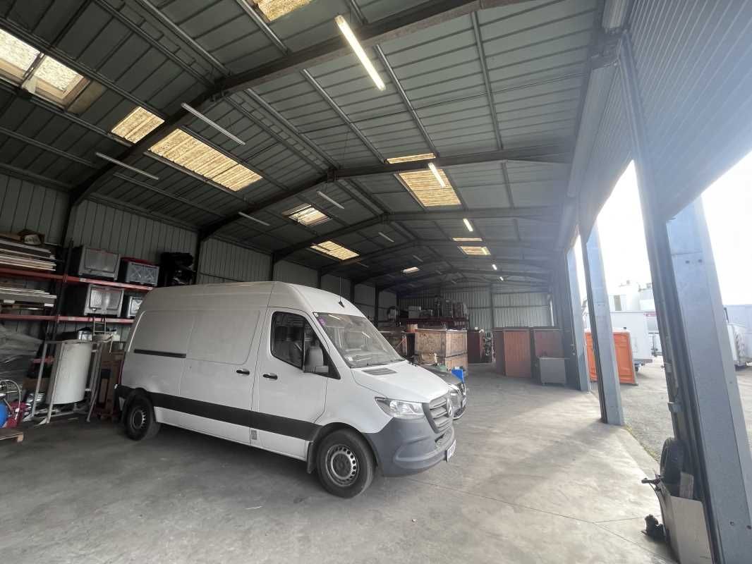 À BASSENS, au coeur de la zone industrielle, FAIR