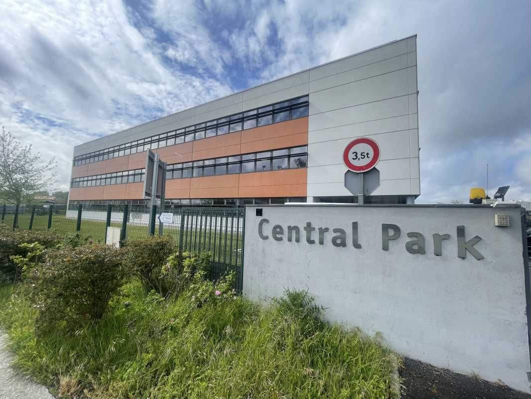 À VILLENAVE D'ORNON, à proximité immédiate de la 