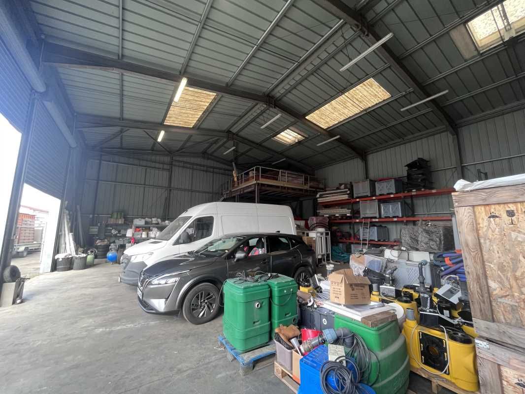 À BASSENS, au coeur de la zone industrielle, FAIR