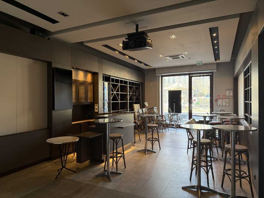 À BORDEAUX, FAIR-RE vous propose un local commerc