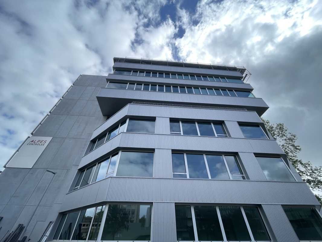 Sur la commune de Bruges au coeur du parc Tertiai