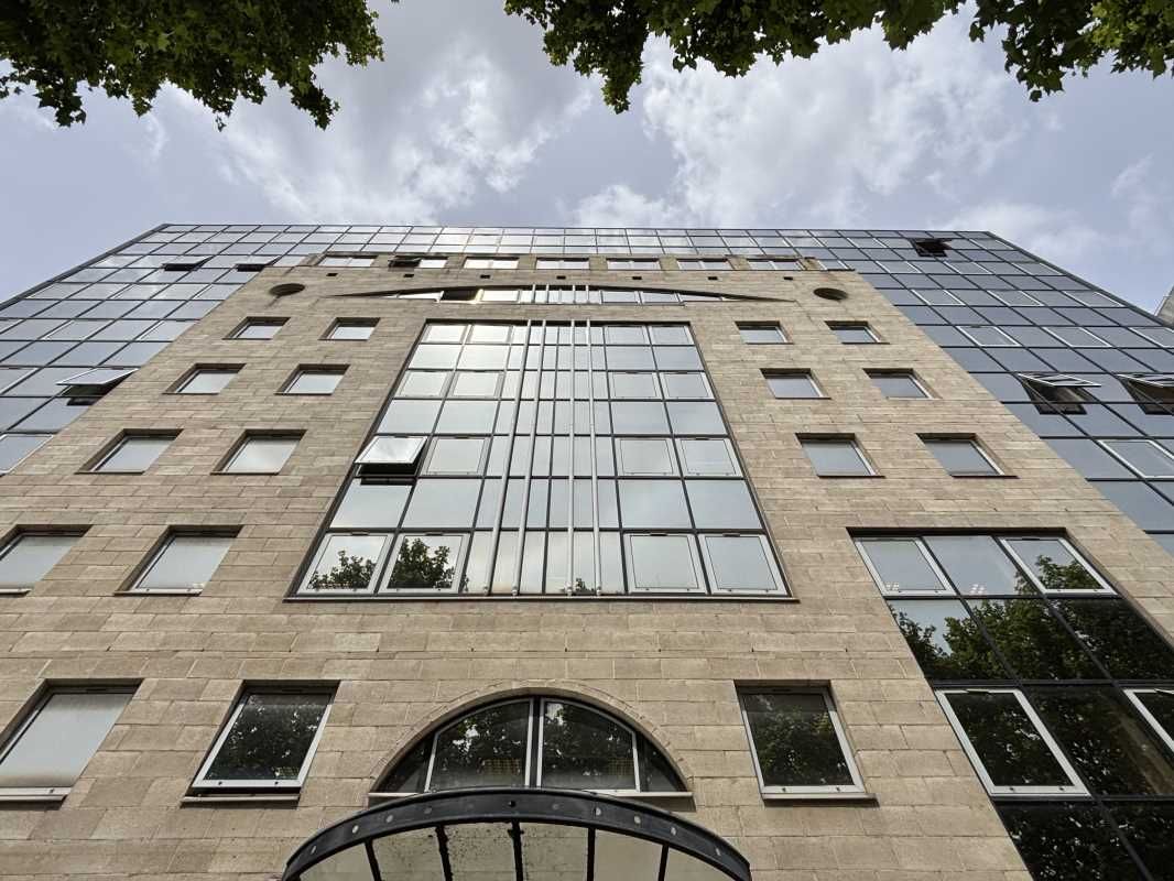 À BORDEAUX dans le quartier de Mériadeck, à proxi