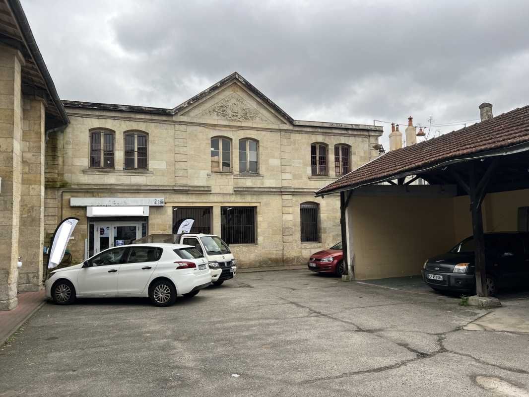 Le cabinet FAIR-RE vous propose un bâtiment comme