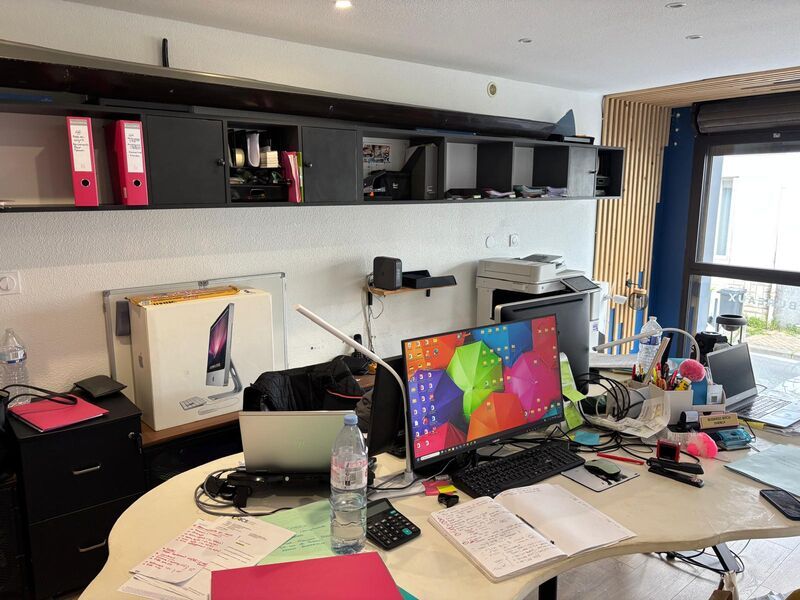 À BORDEAUX, situé proche du Palais de Justice, FA