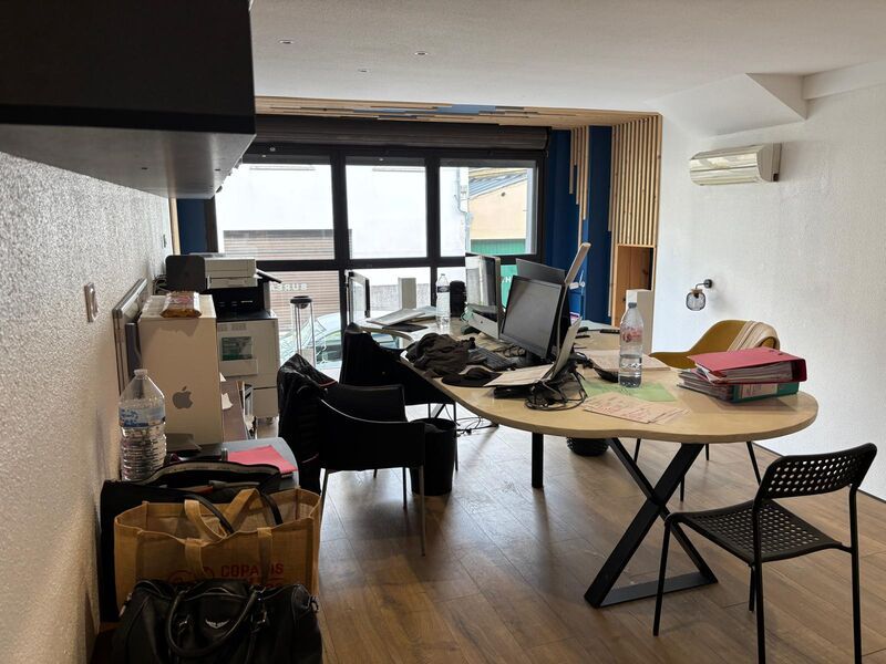 À BORDEAUX, situé proche du Palais de Justice, FA