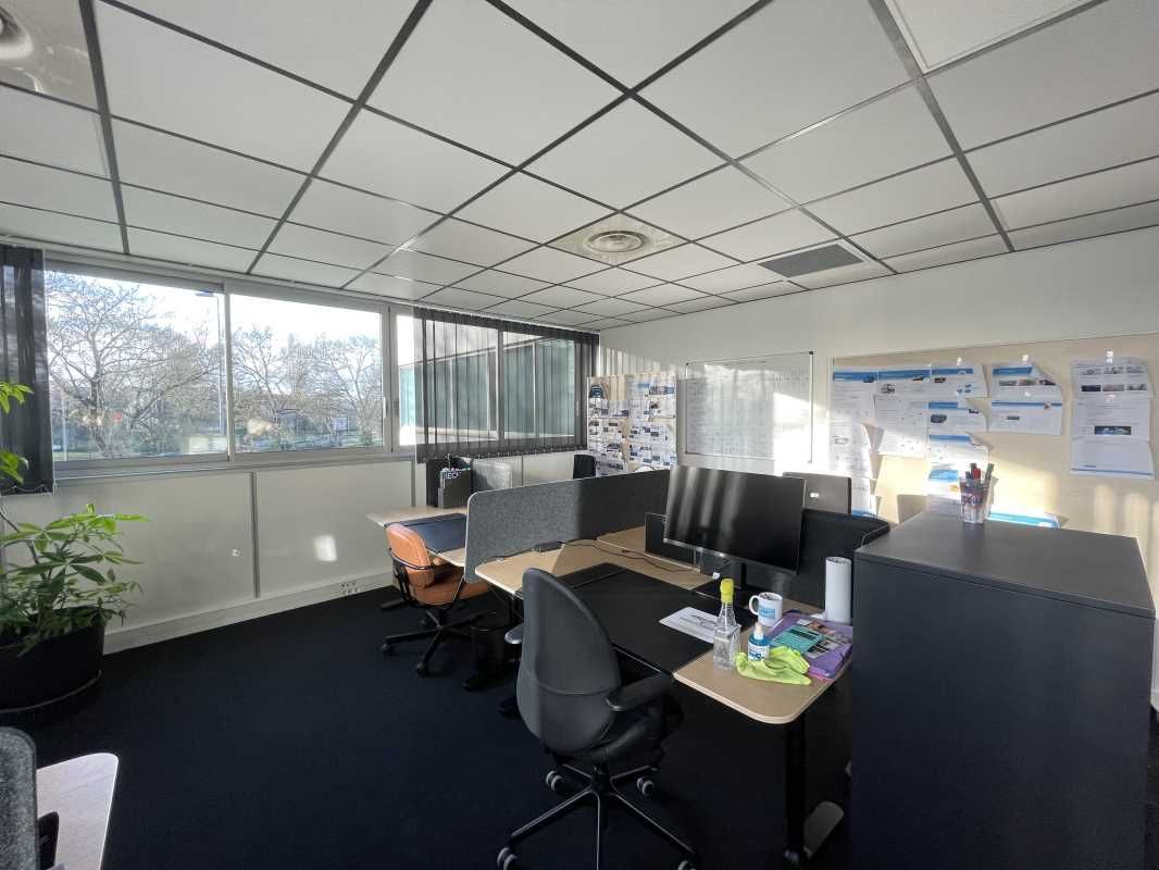 Situé sur le secteur de Bordeaux Lac, proche du P