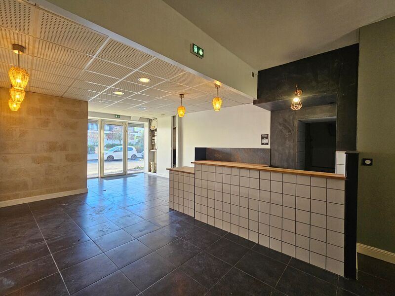 À FLOIRAC, à proximité immédiate du Pont Simone V