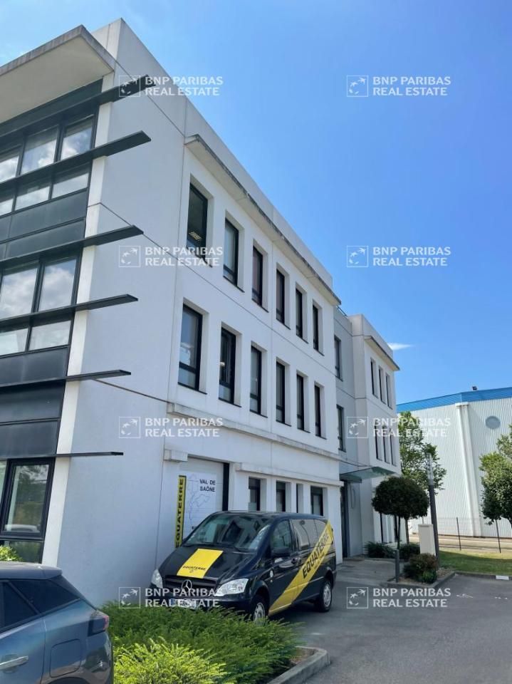 636 m² pour ce bureaux en location à Saint-priest