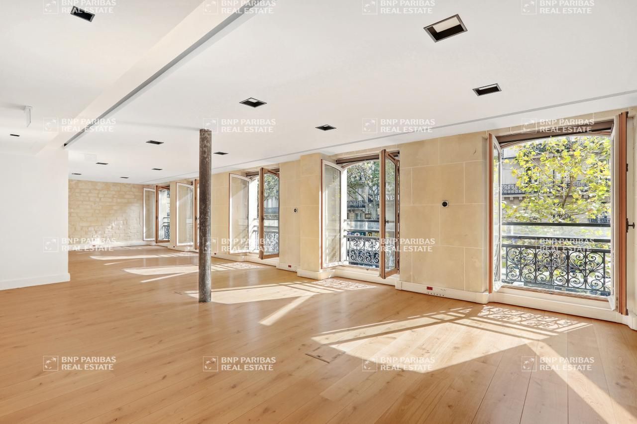 130 m² pour ce bureaux en location à Paris