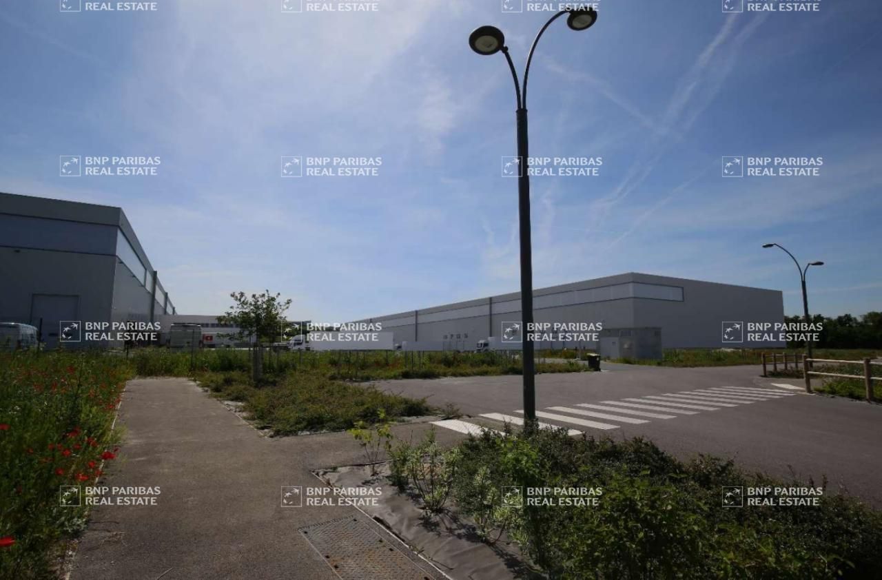 Location Entrepôts classe A 12000 m² divisibles 51110 Caurel