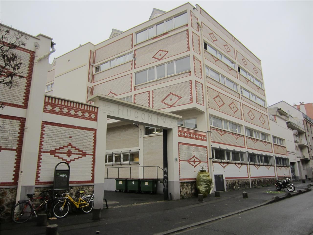 Pied du Métro Croix de Chavaux (M9), CRENO REAL E