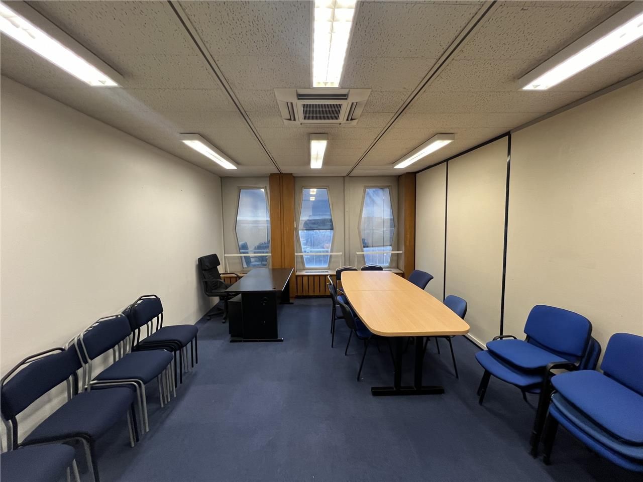 À proximité de l'autoroute A86, CRENO REAL ESTATE