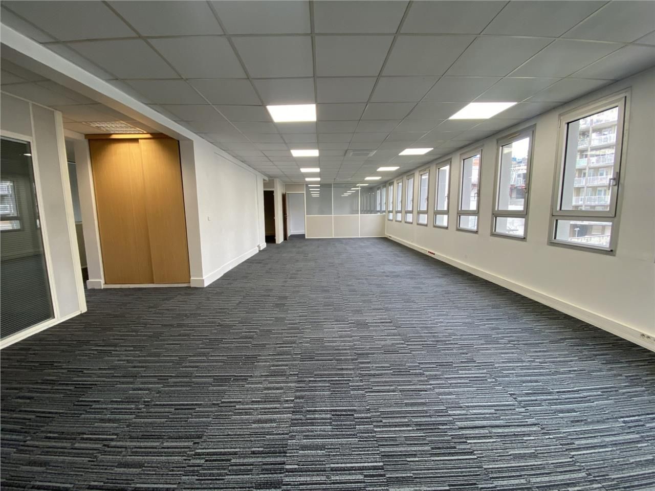 Clichy, CRENO REAL ESTATE vous propose à 900 mètr