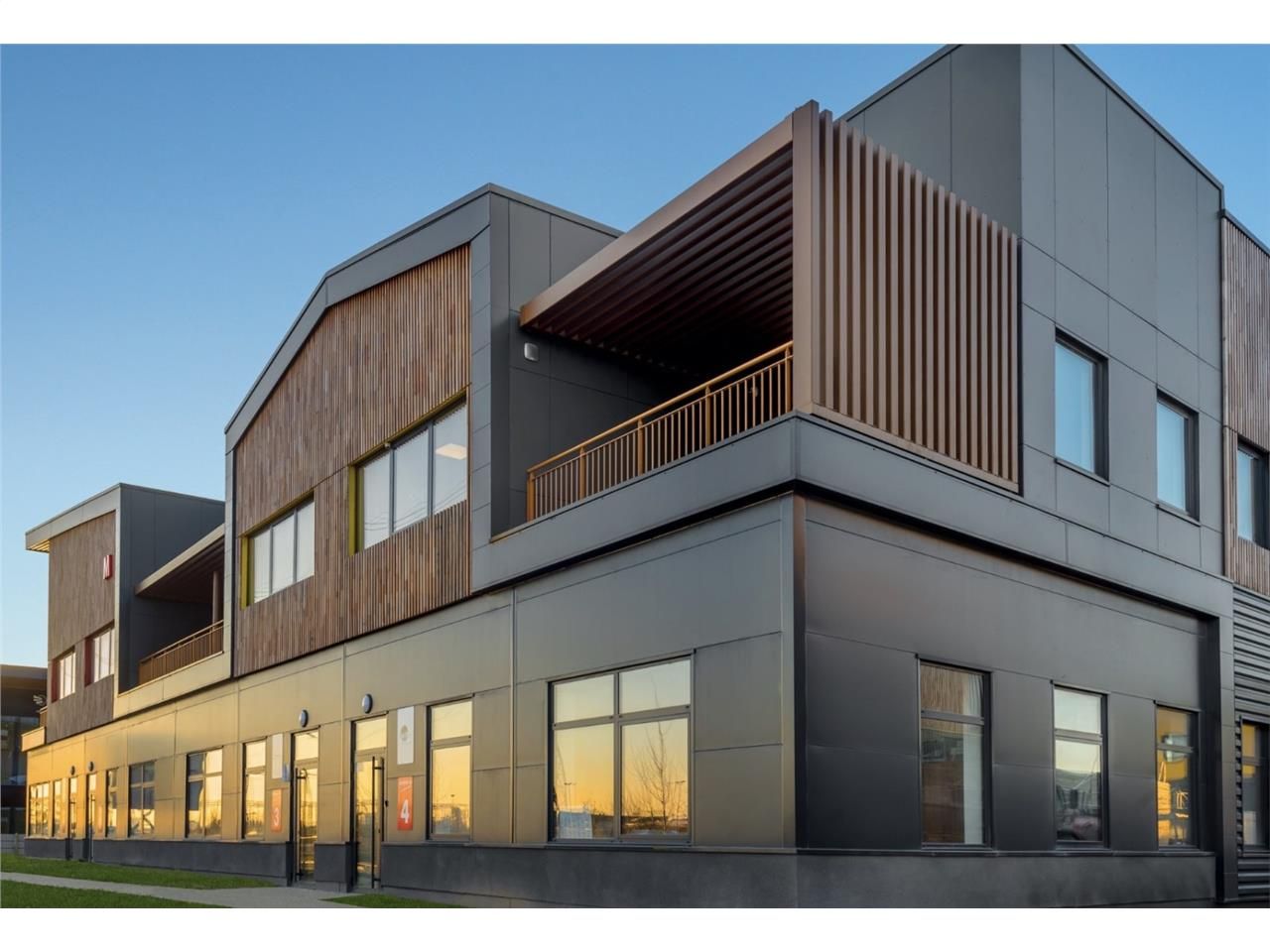 Au sein d'un parc tertiaire de 16 256 m² de terra