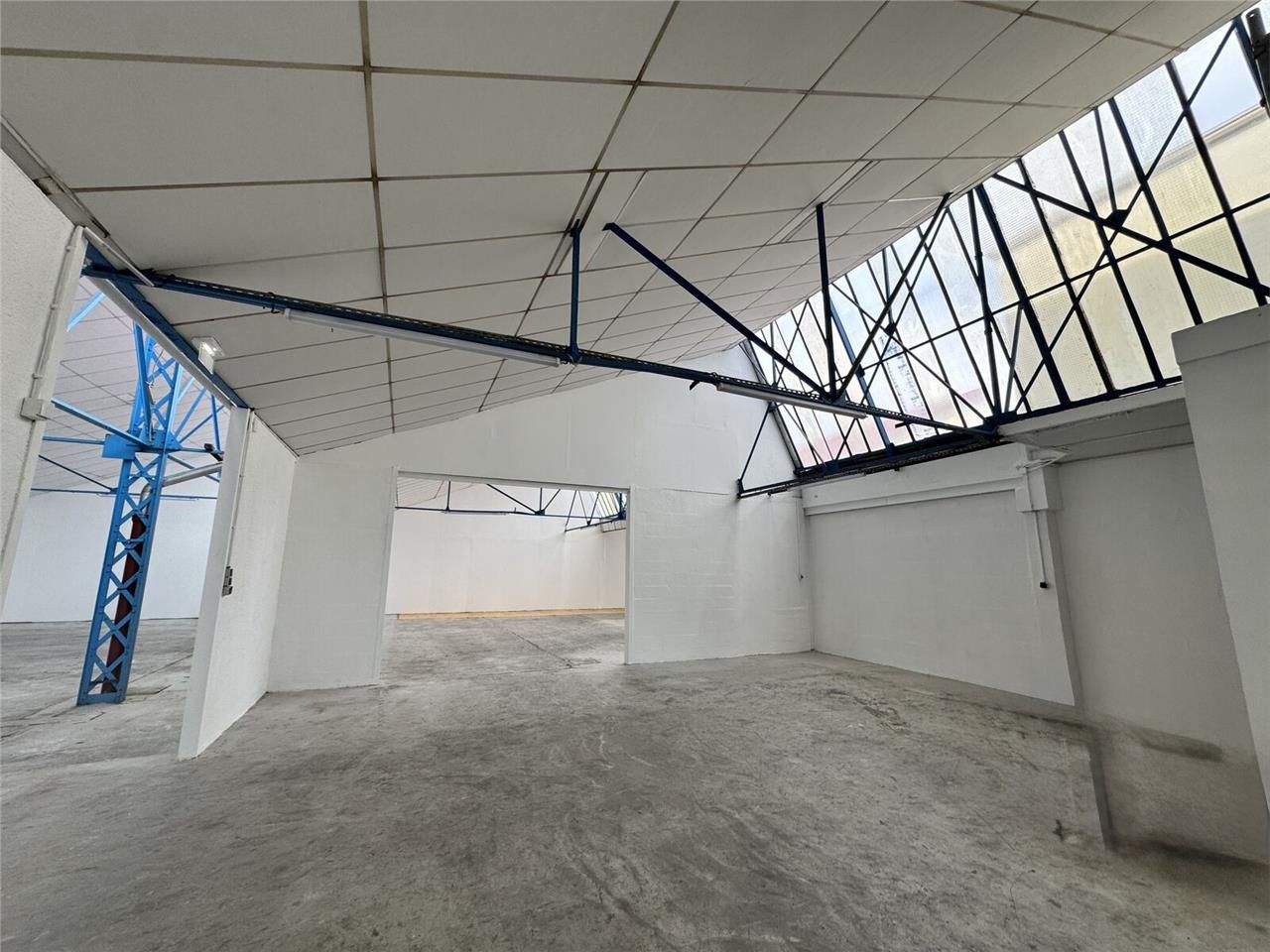 CRENO REAL ESTATE vous propose une surface de  10