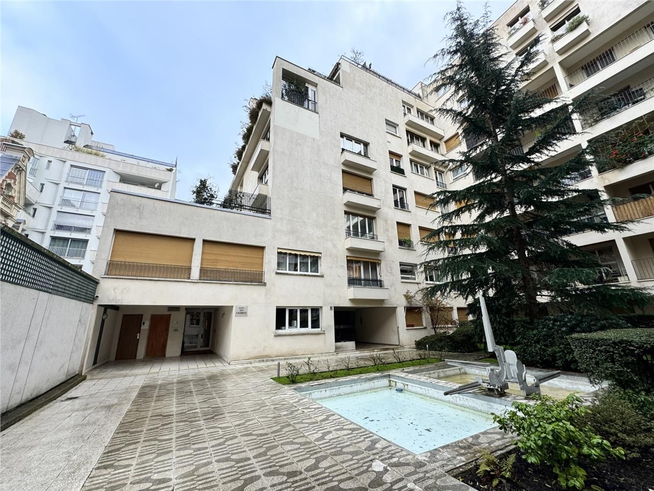 CRENO REAL ESTATE vous propose à la vente ou à la