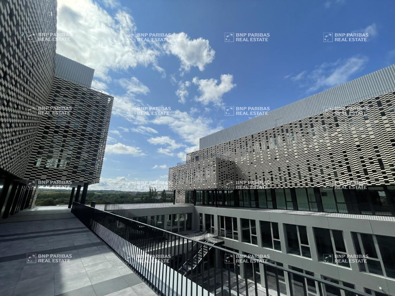 562 m² pour ce bureaux en location à Labège