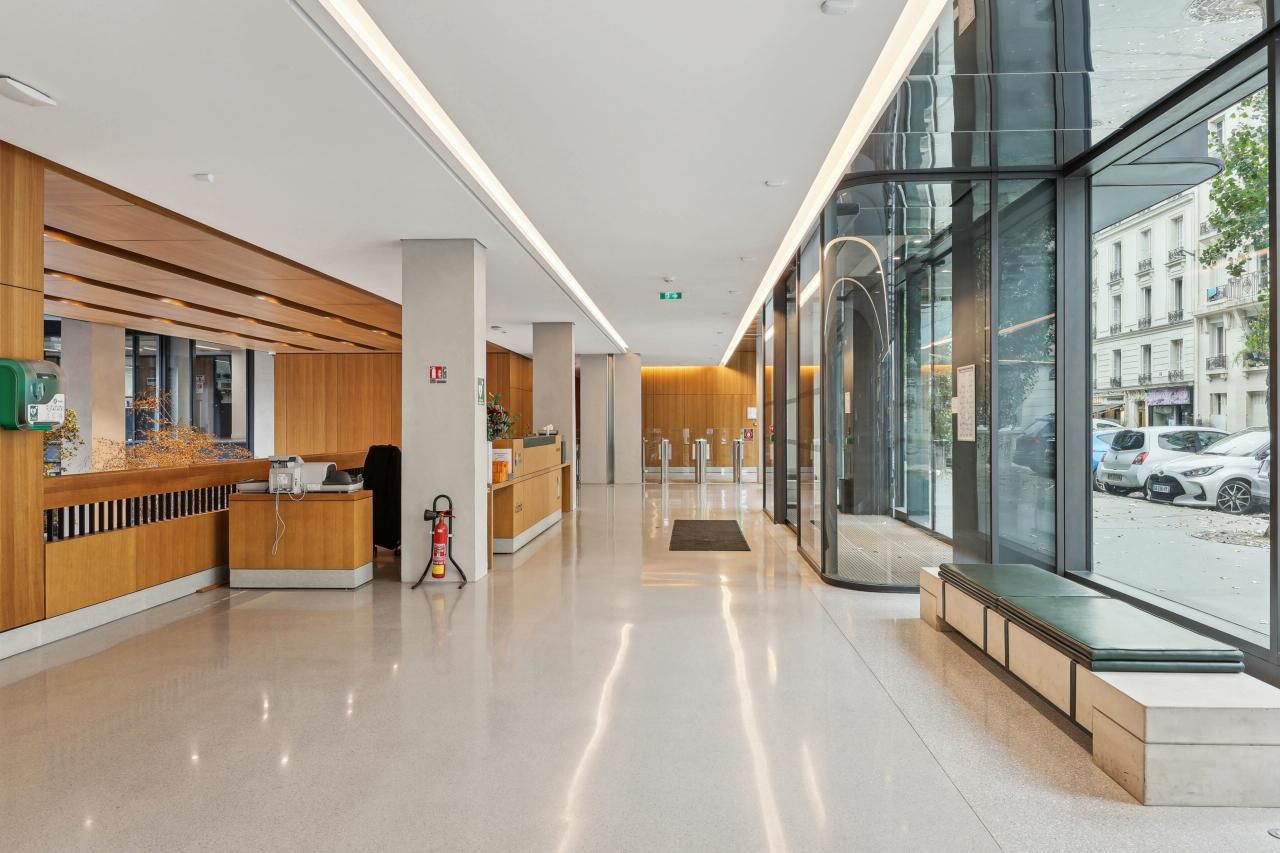1214 m² pour ce bureaux en location à Paris