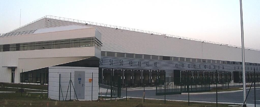 19442 m² pour cetentrepôts classe a en location à Châtres