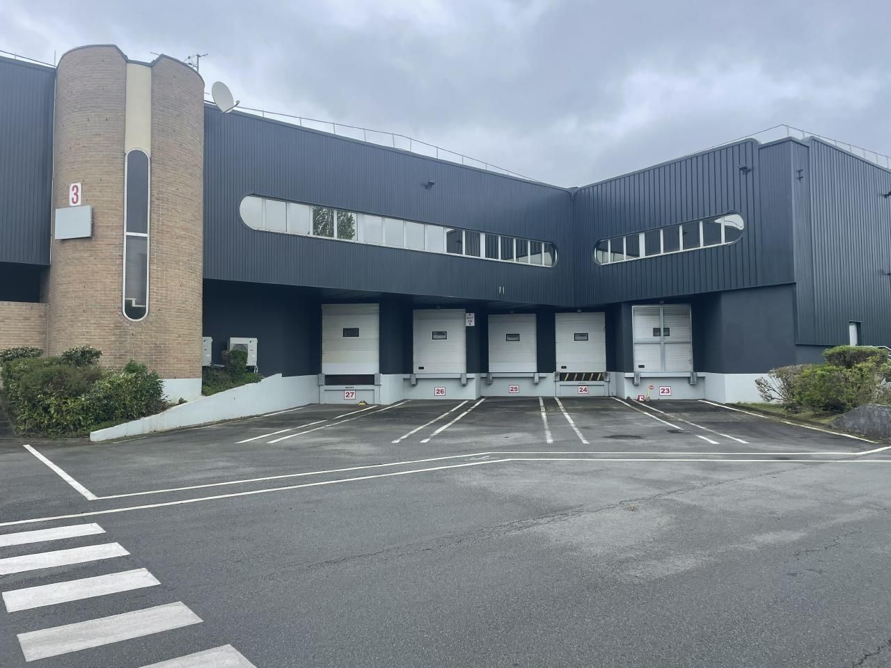 24042 m² pour ce activité en location à Fretin