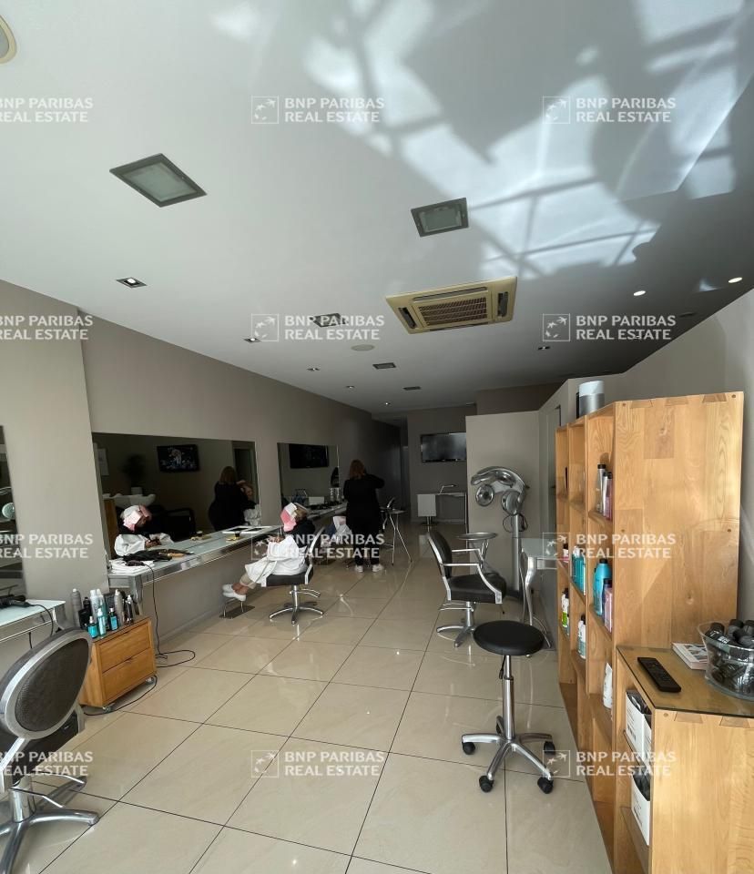 82 m² pour ce local commercial en location à Bayonne