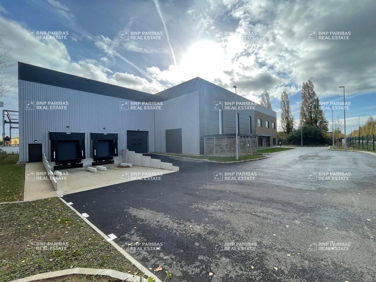 Location Activité 2206 m² non divisibles 78190 Trappes