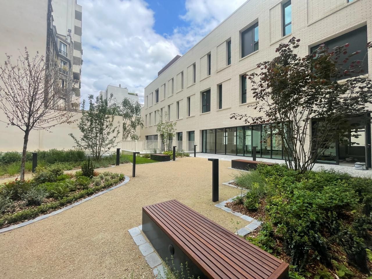 2112 m² pour ce bureaux en location à Paris