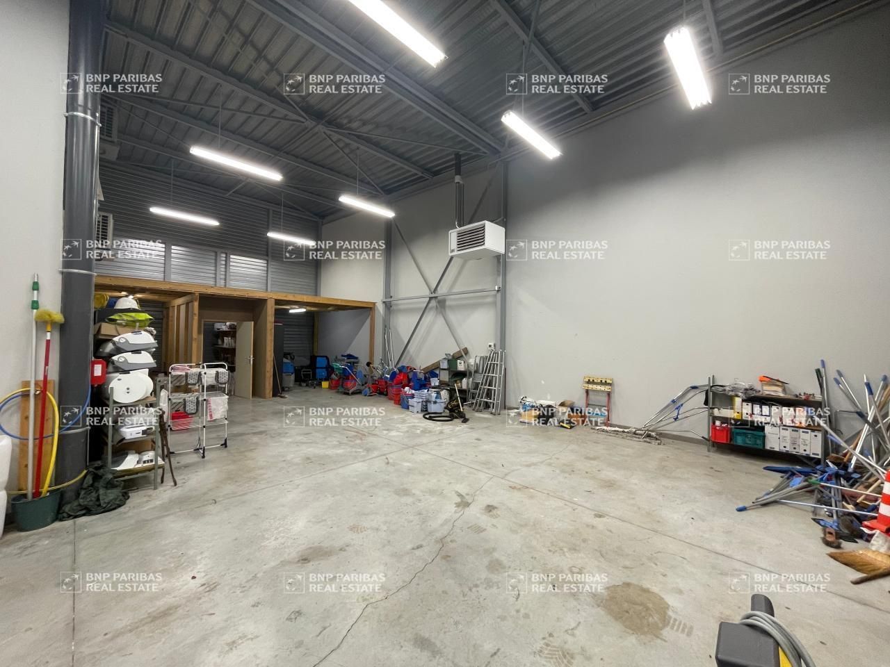 251 m² pour ce activité en location à Messein