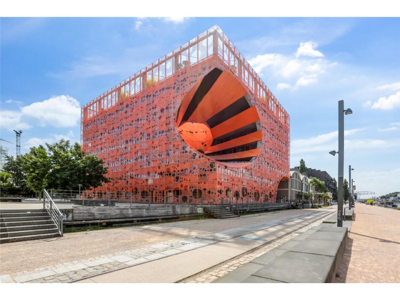 Savills Lyon vous propose trois plateaux de burea