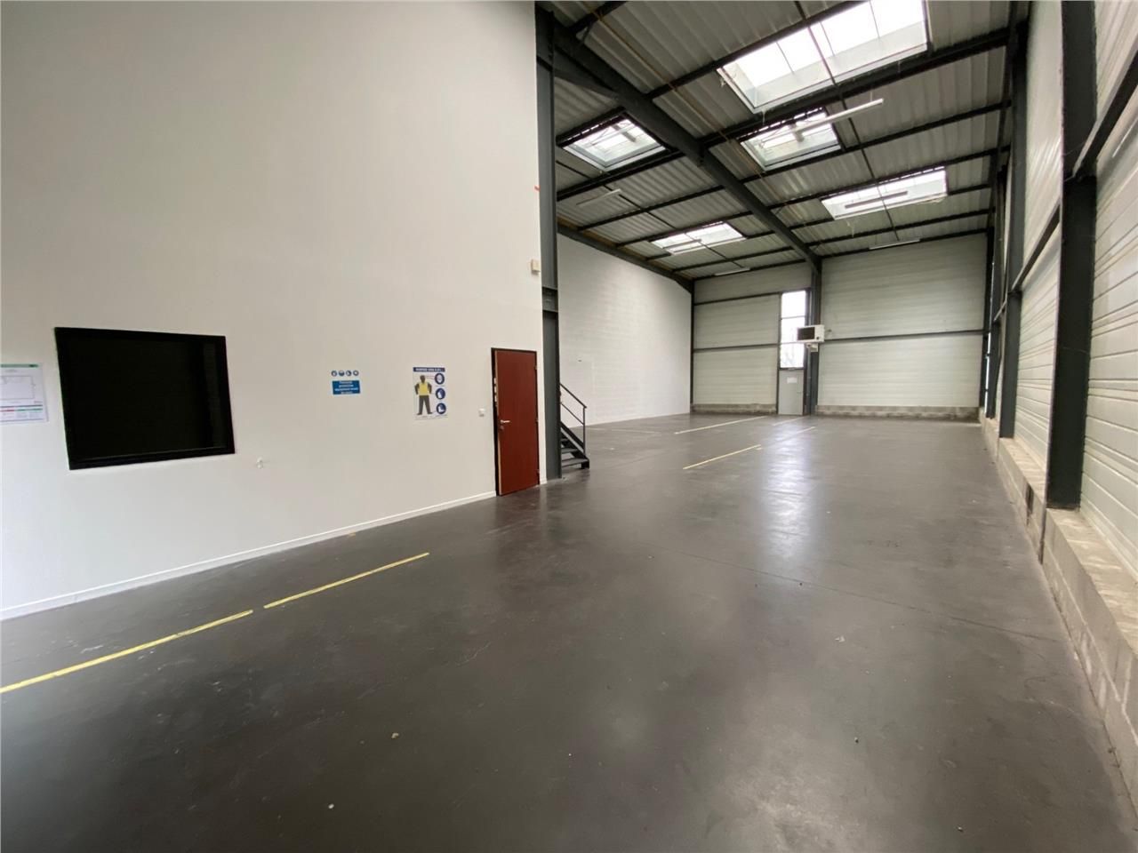 Découvrez un local d'activité idéal, situé dans u