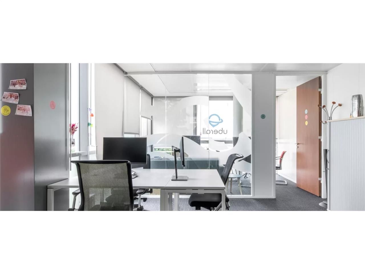 Location d'un espace de travail privatif équipé, 