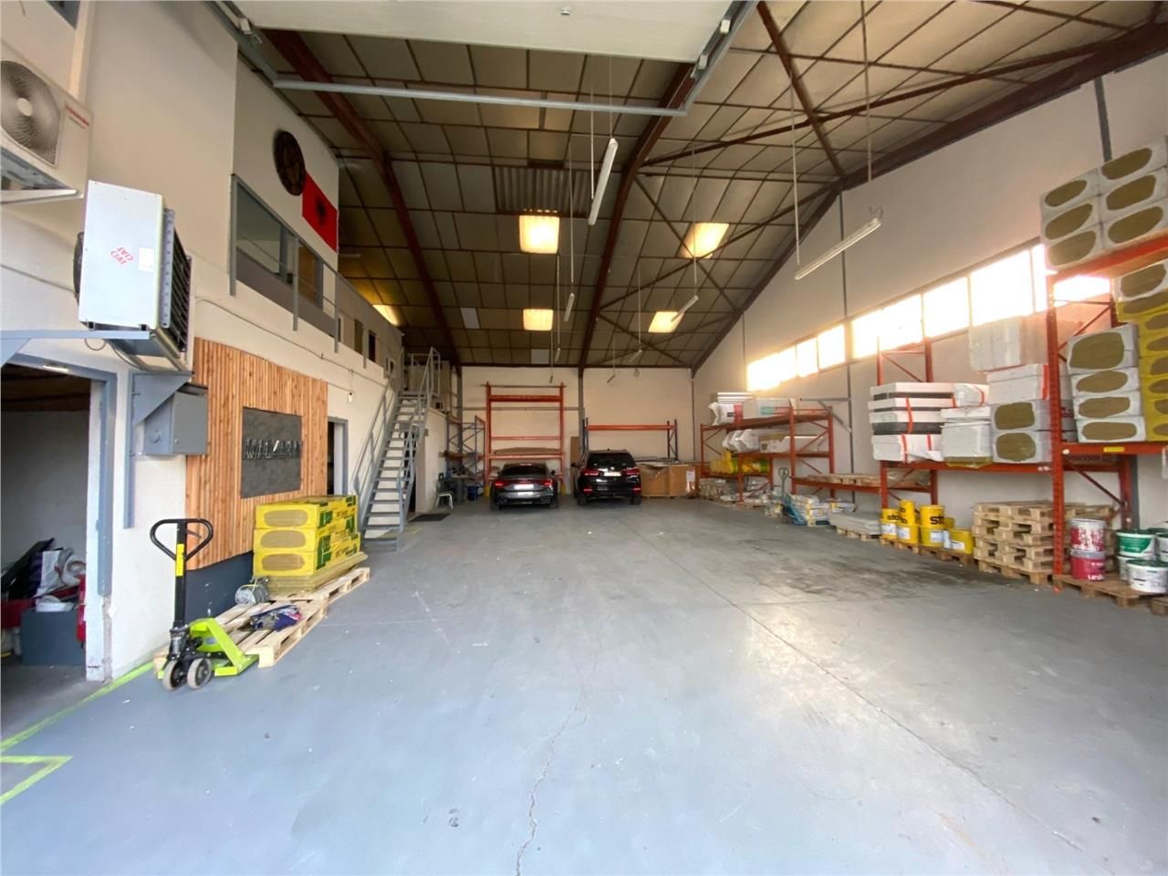 Savills Lyon vous propose à la location un local 