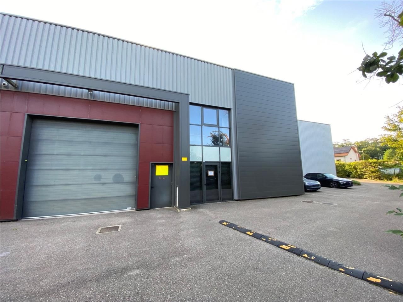 Savills France propose à la location une cellule 