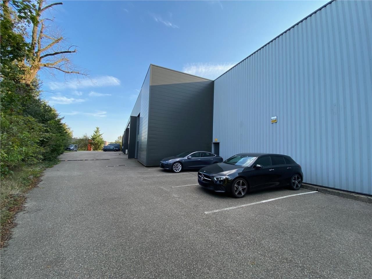 Savills France propose à la location une cellule 