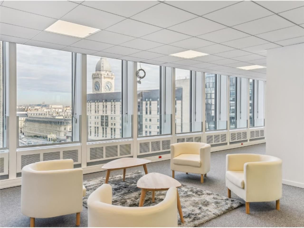 Savills vous propose à la location 4 plateaux de 