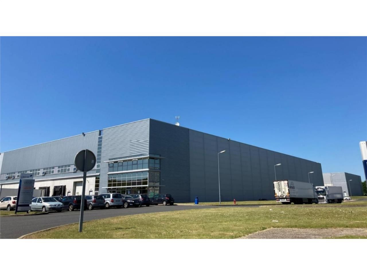 SAVILLS FRANCE vous propose, à louer, un entrepôt