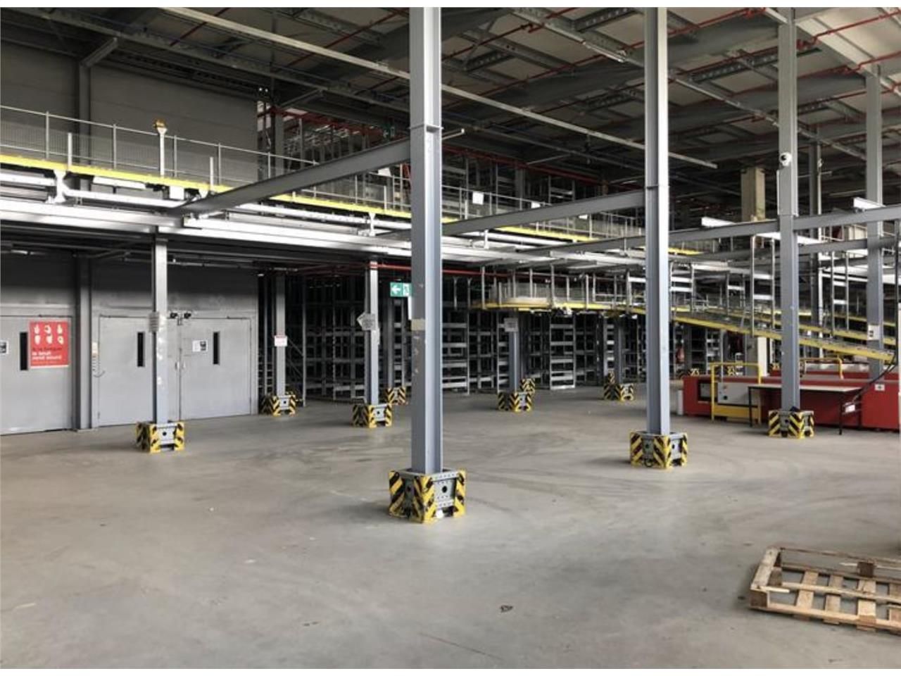 SAVILLS FRANCE vous propose, à louer, un entrepôt