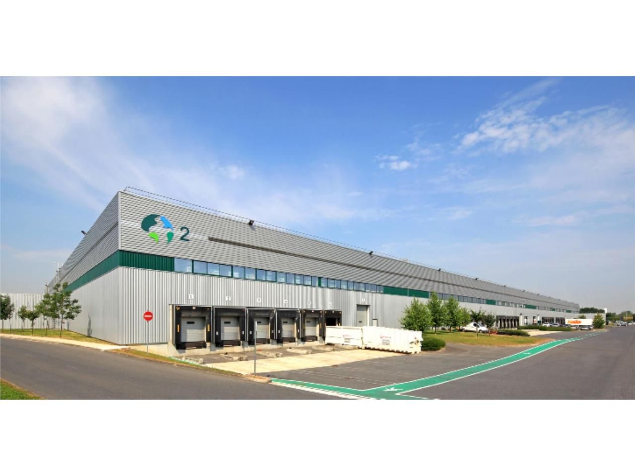 SAVILLS FRANCE vous propose, à louer, un entrepôt